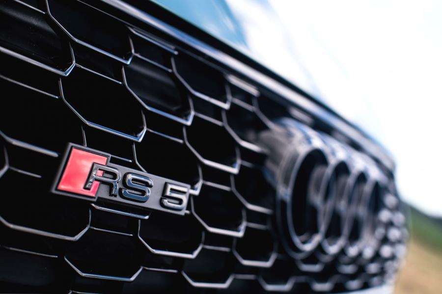 Логотип Audi RS5 Sportback 2019 года  (UK) (фото 16 из 40)